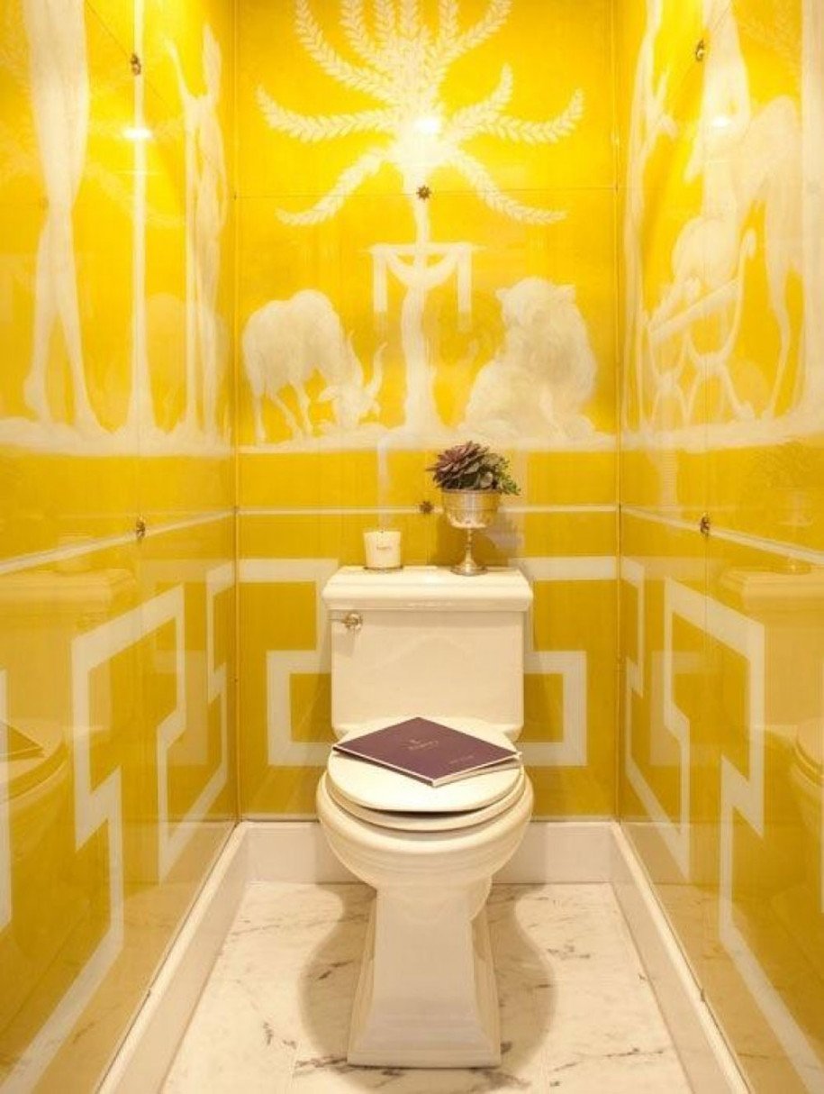 Плитка для туалета желтого цвета