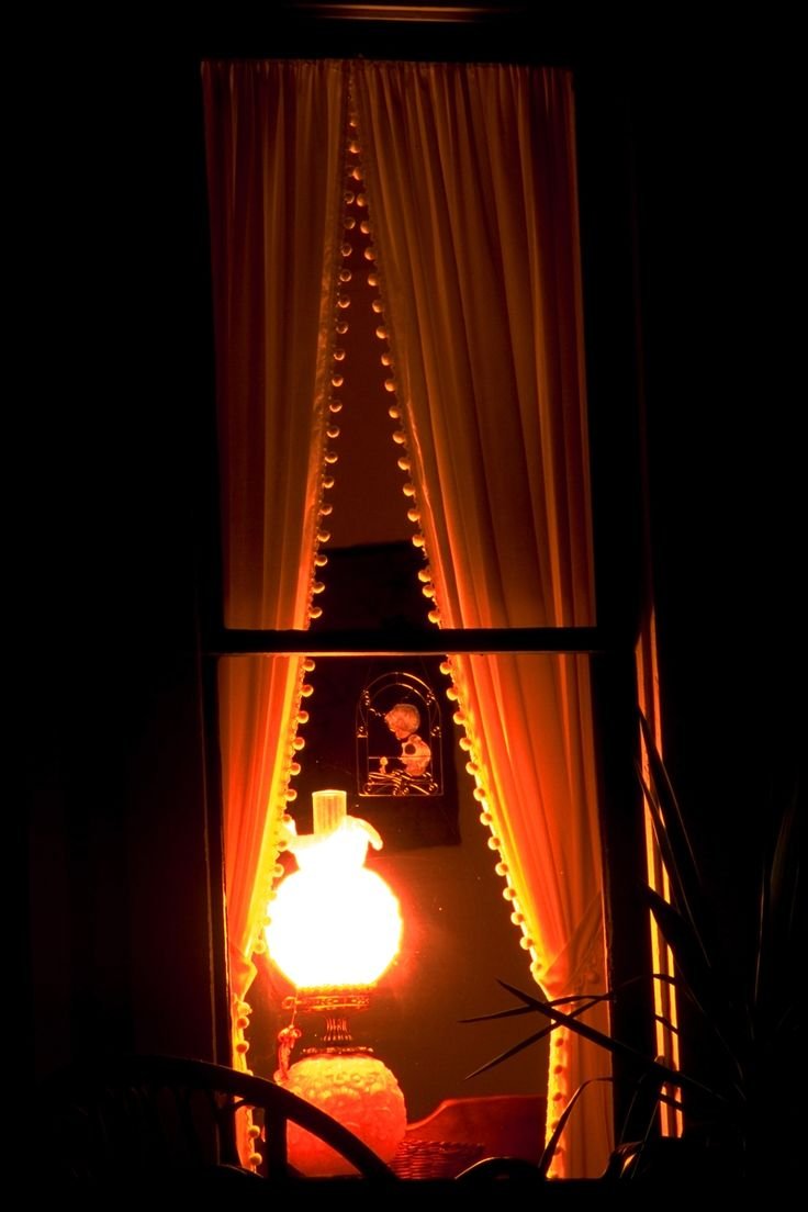 Свет в окне