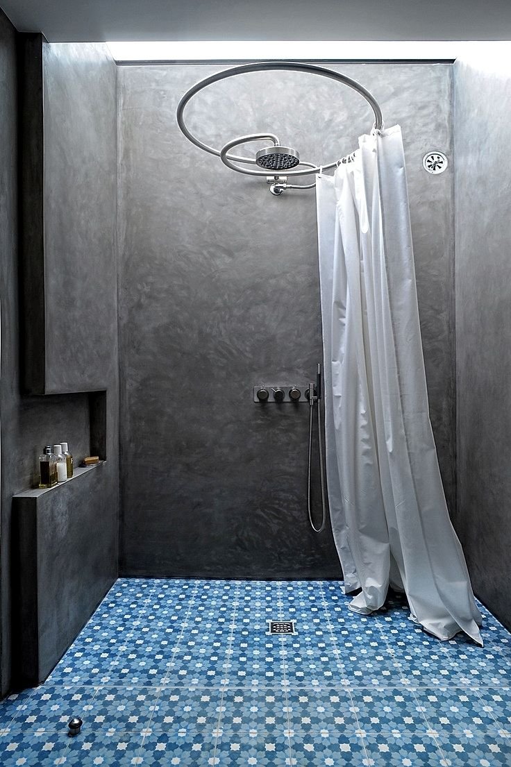 Душ с поддоном и занавеской