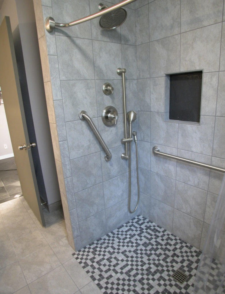 Душевая в ванной без кабины