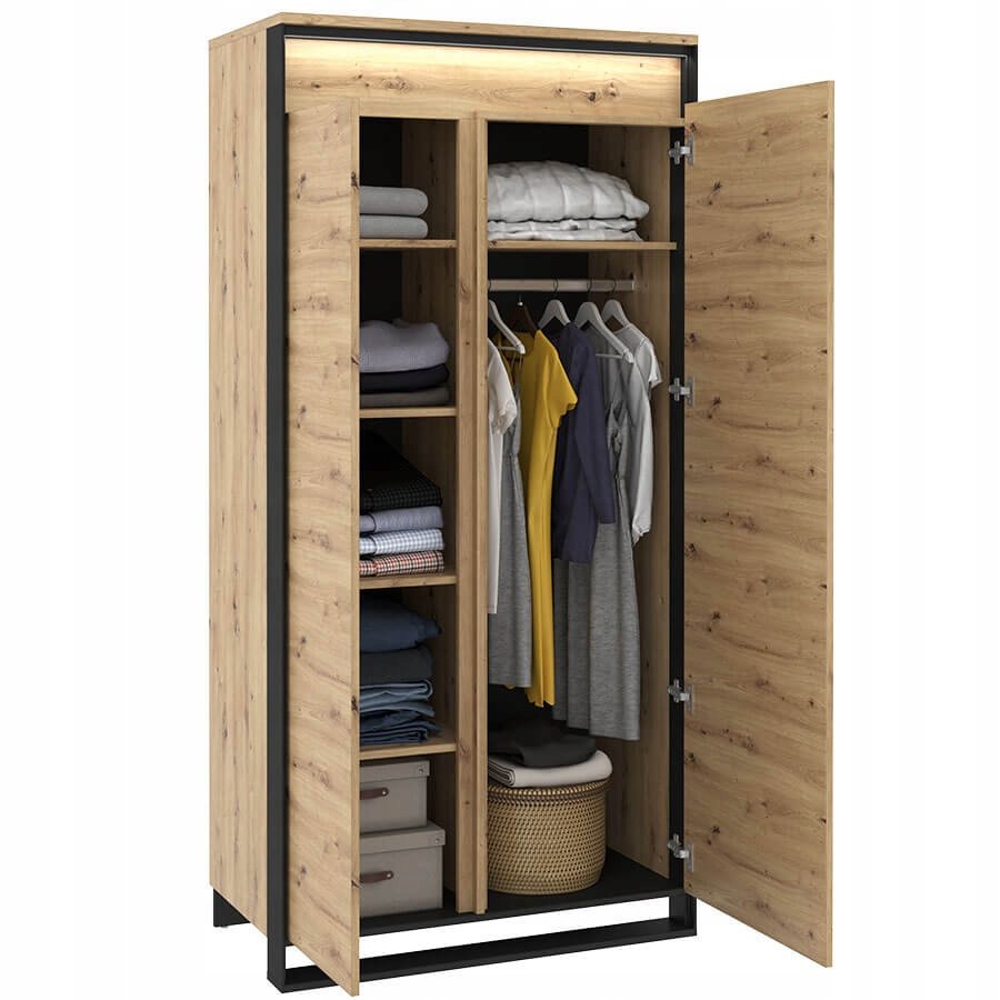 Компактный шкаф для одежды