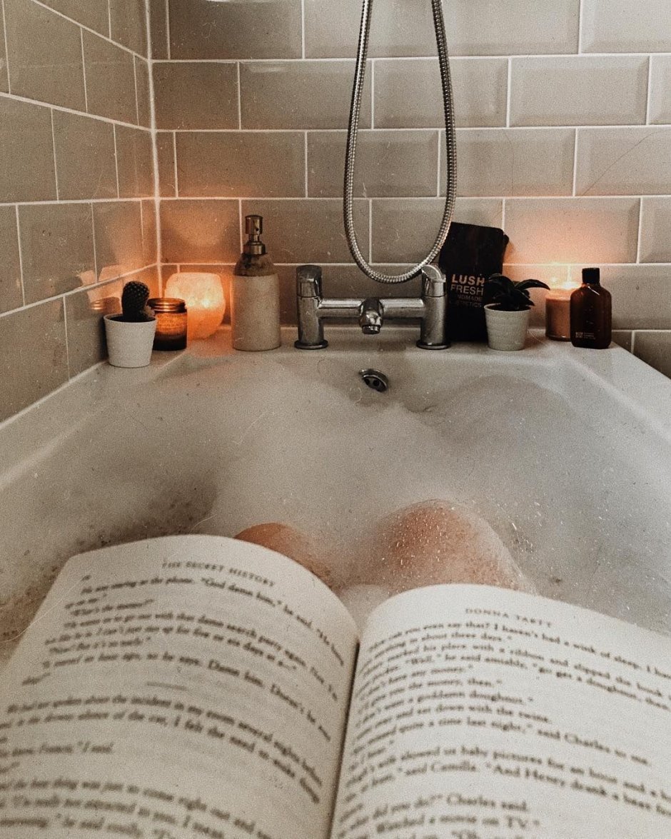 Чтение в ванной