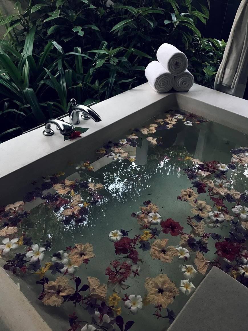 Цветы в ванной Эстетика