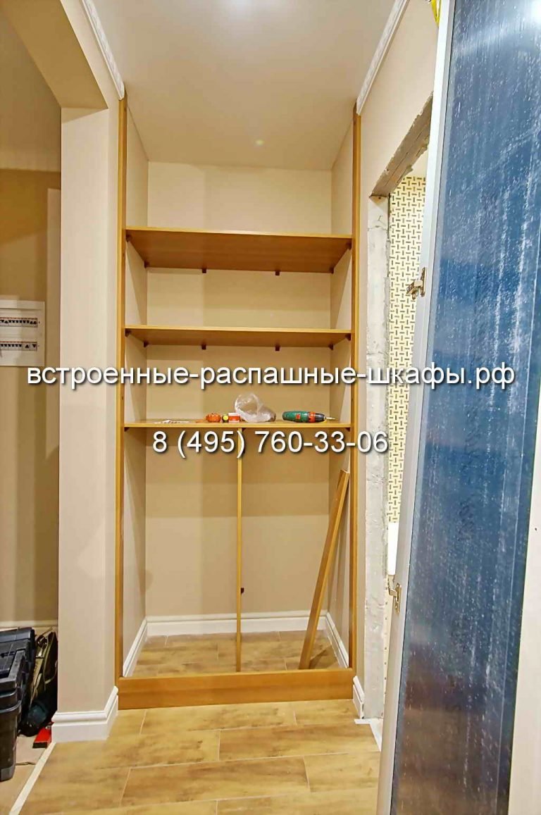 Шкаф купе встроенный в нишу узкий