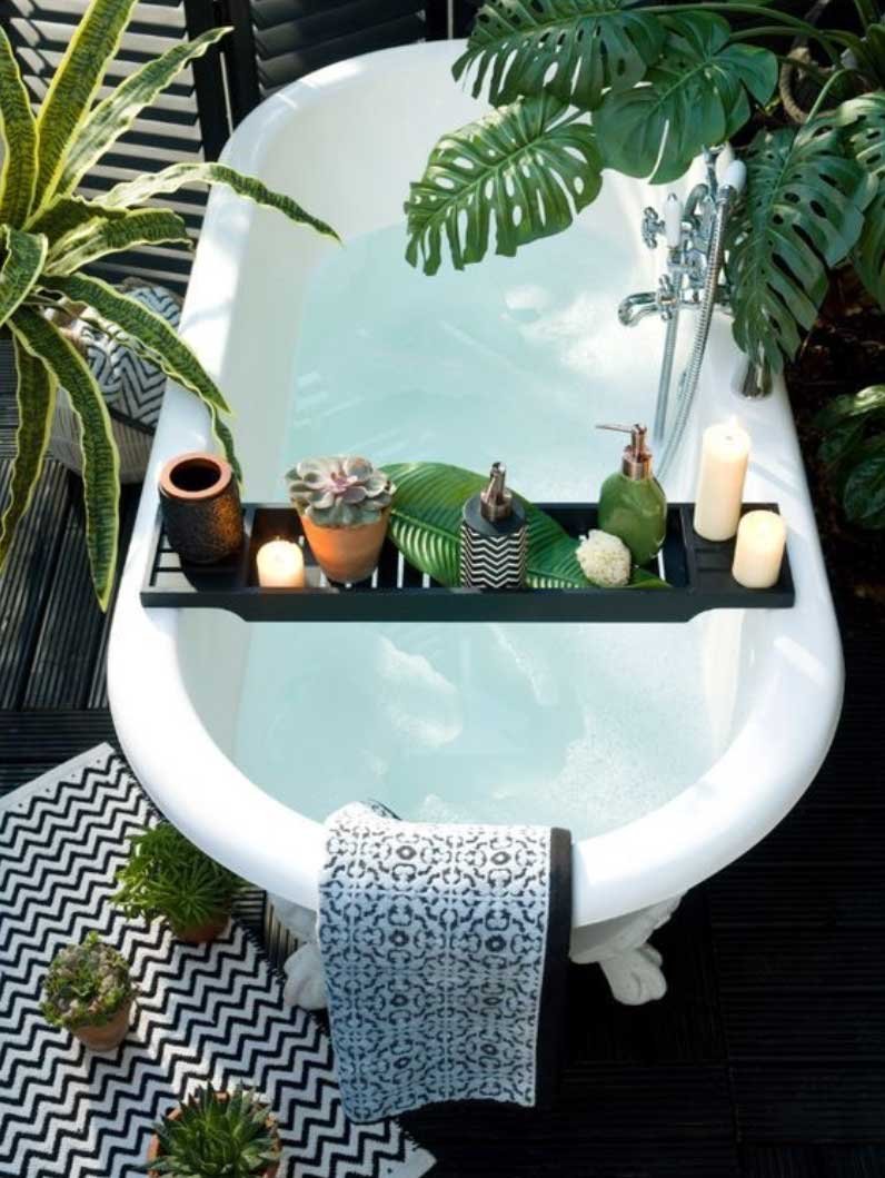 Ванная в тропическом стиле в квартире