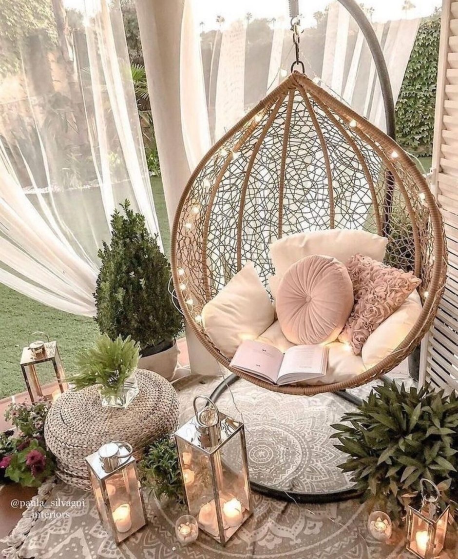 Luxury Wicker Hanging Chair by Island Gale