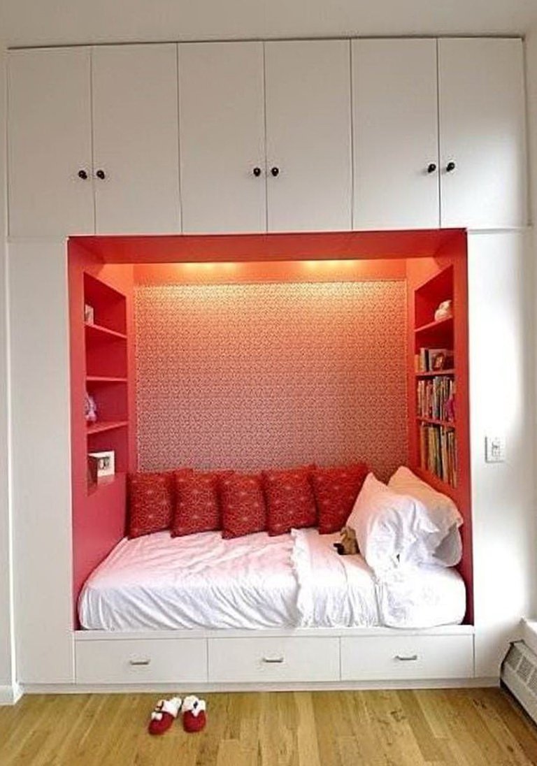 Кровать встроенная в нишу