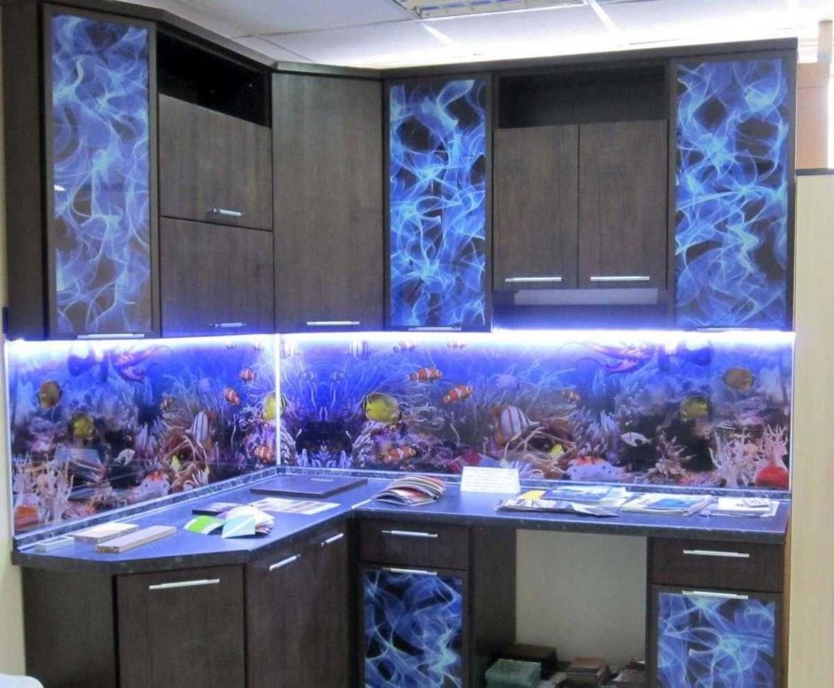 Стеклянная панель для кухни