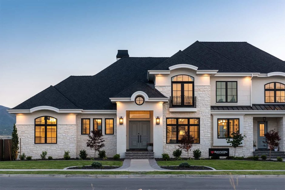 Modernized European House белые