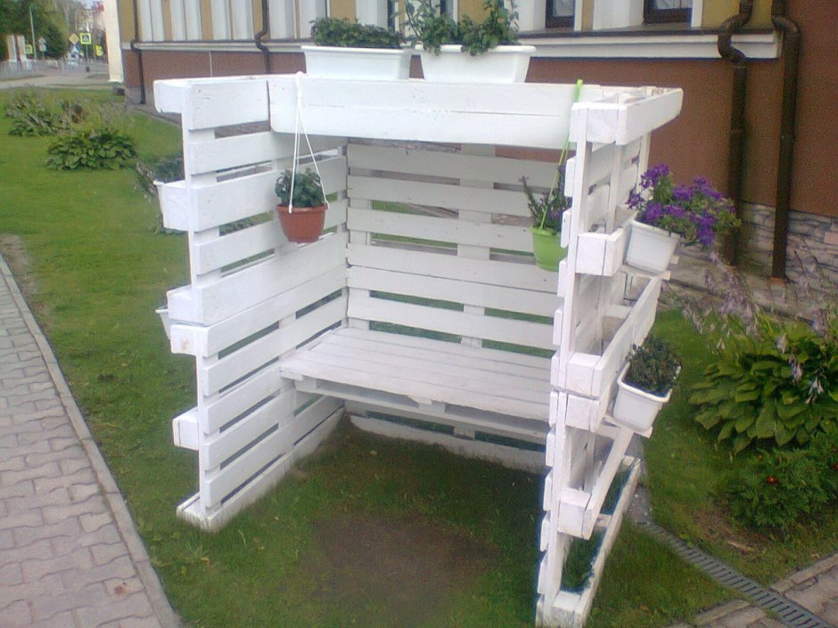 Беседка из европоддонов