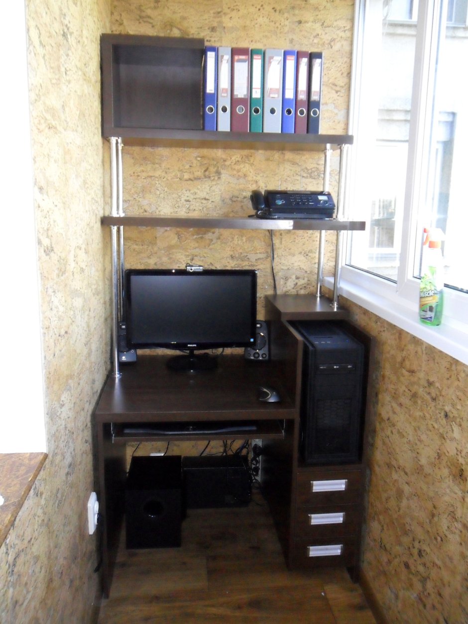 Компьютерные столы на балкон