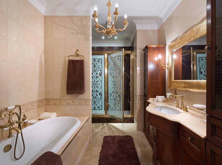 Большая ванная комната в классическом стиле