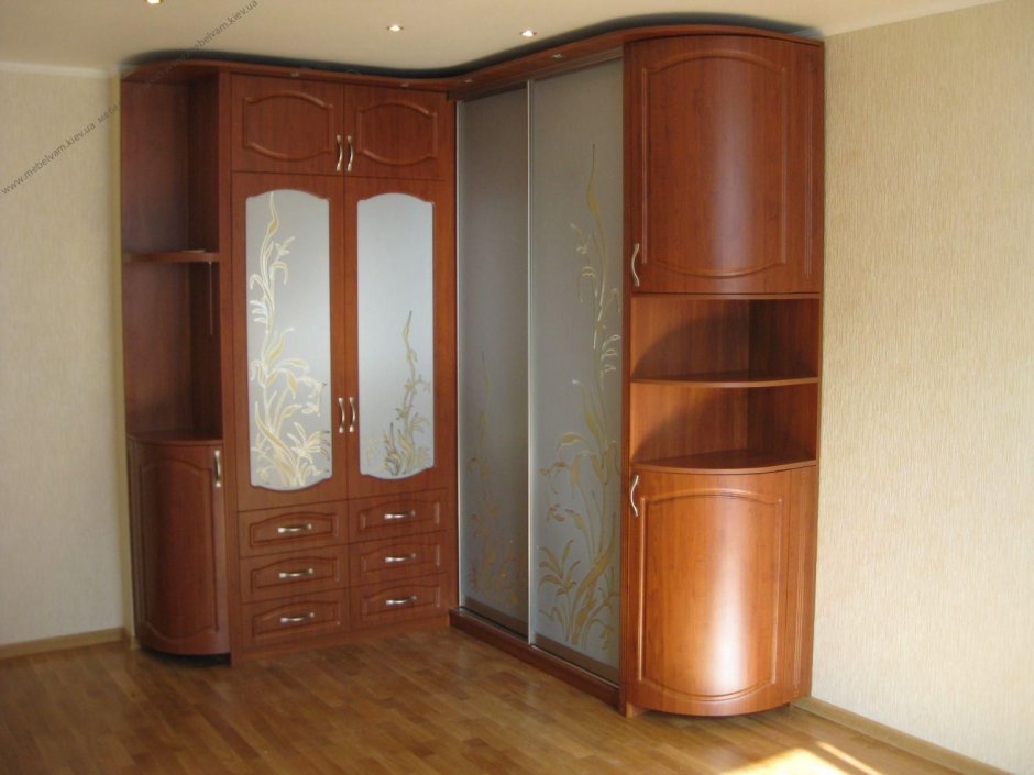 Шкаф с радиусными фасадами МДФ