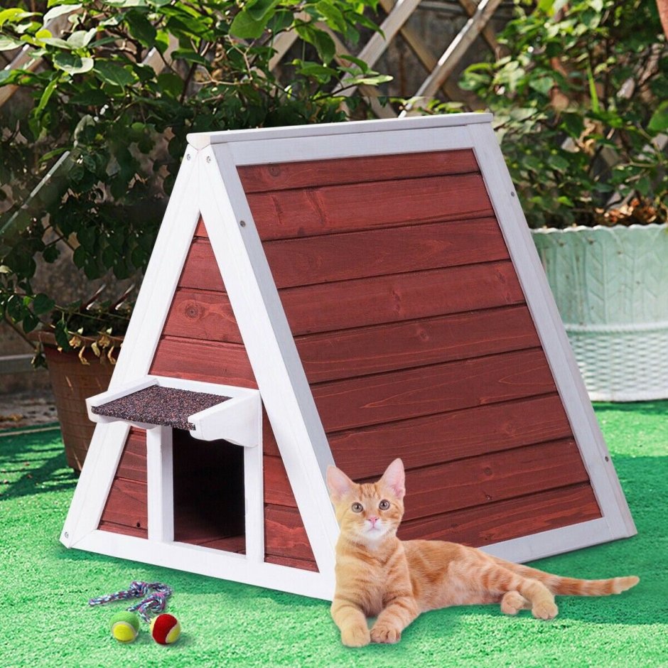 Деревянный домик для кошки