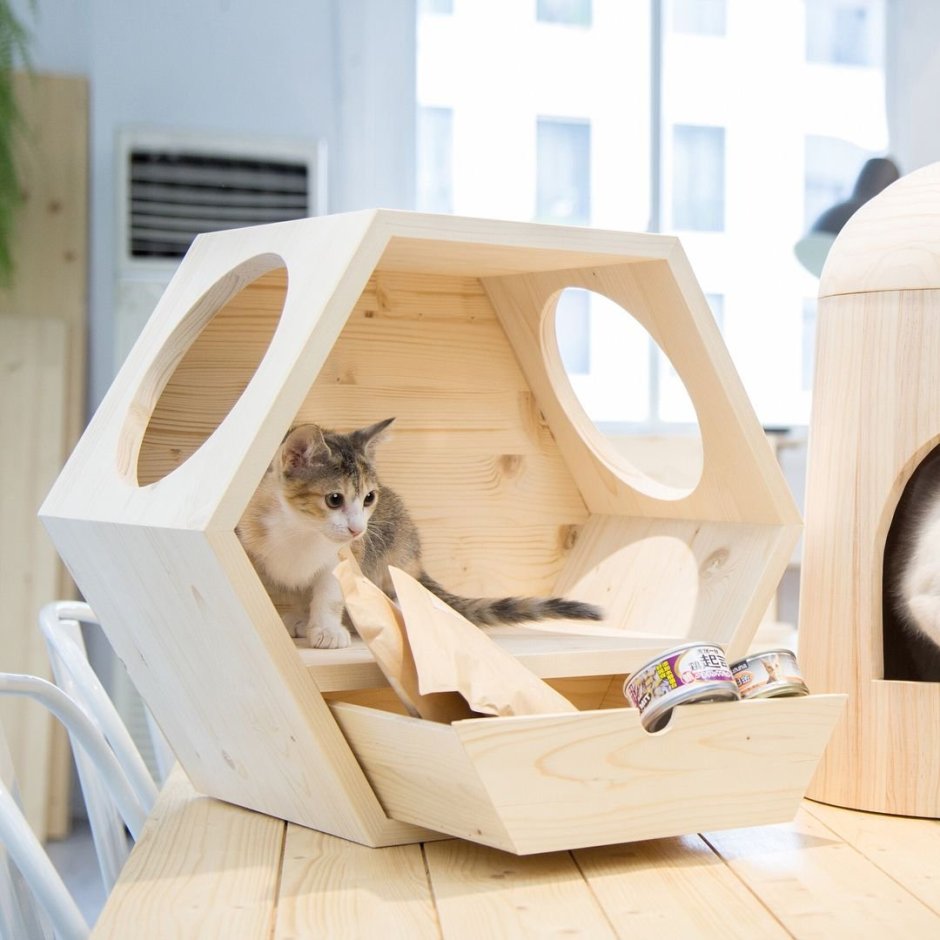 Кошачий домик из дерева