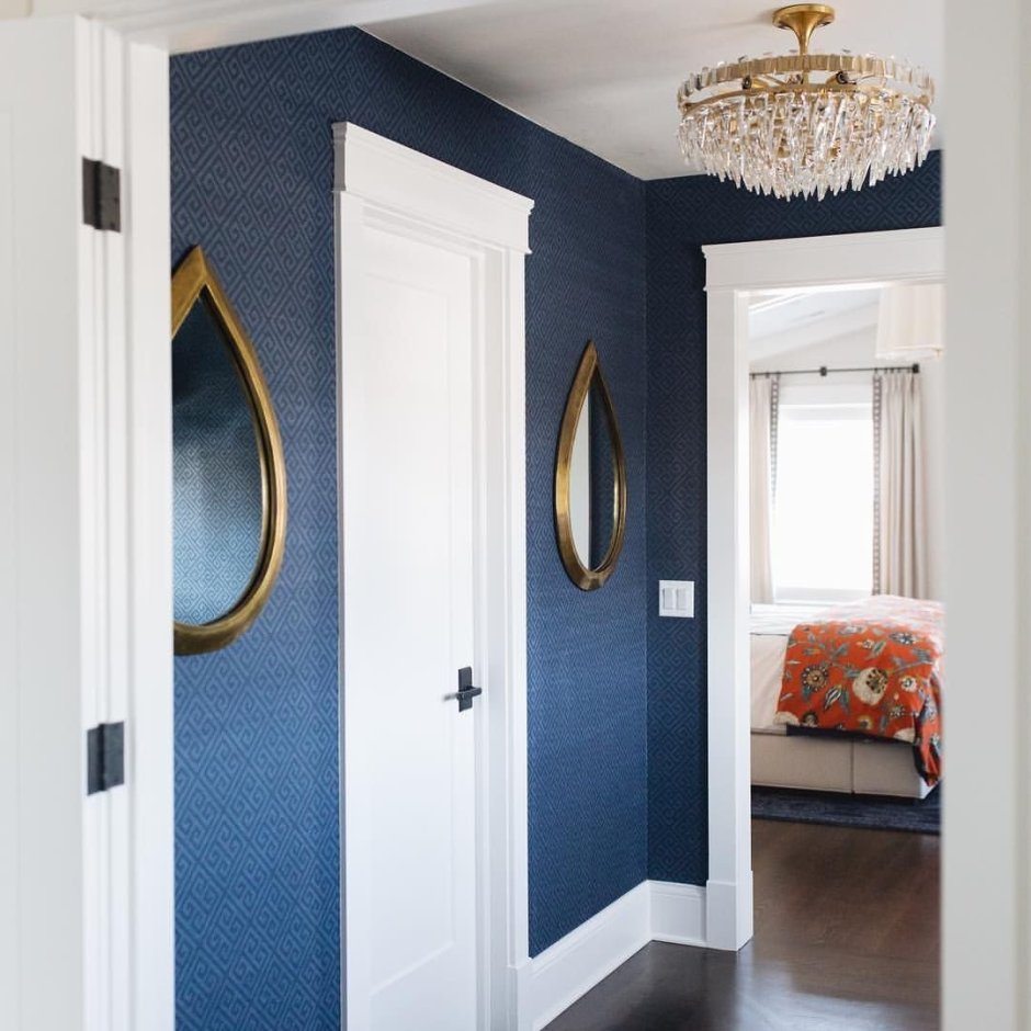 Синие двери в интерьере