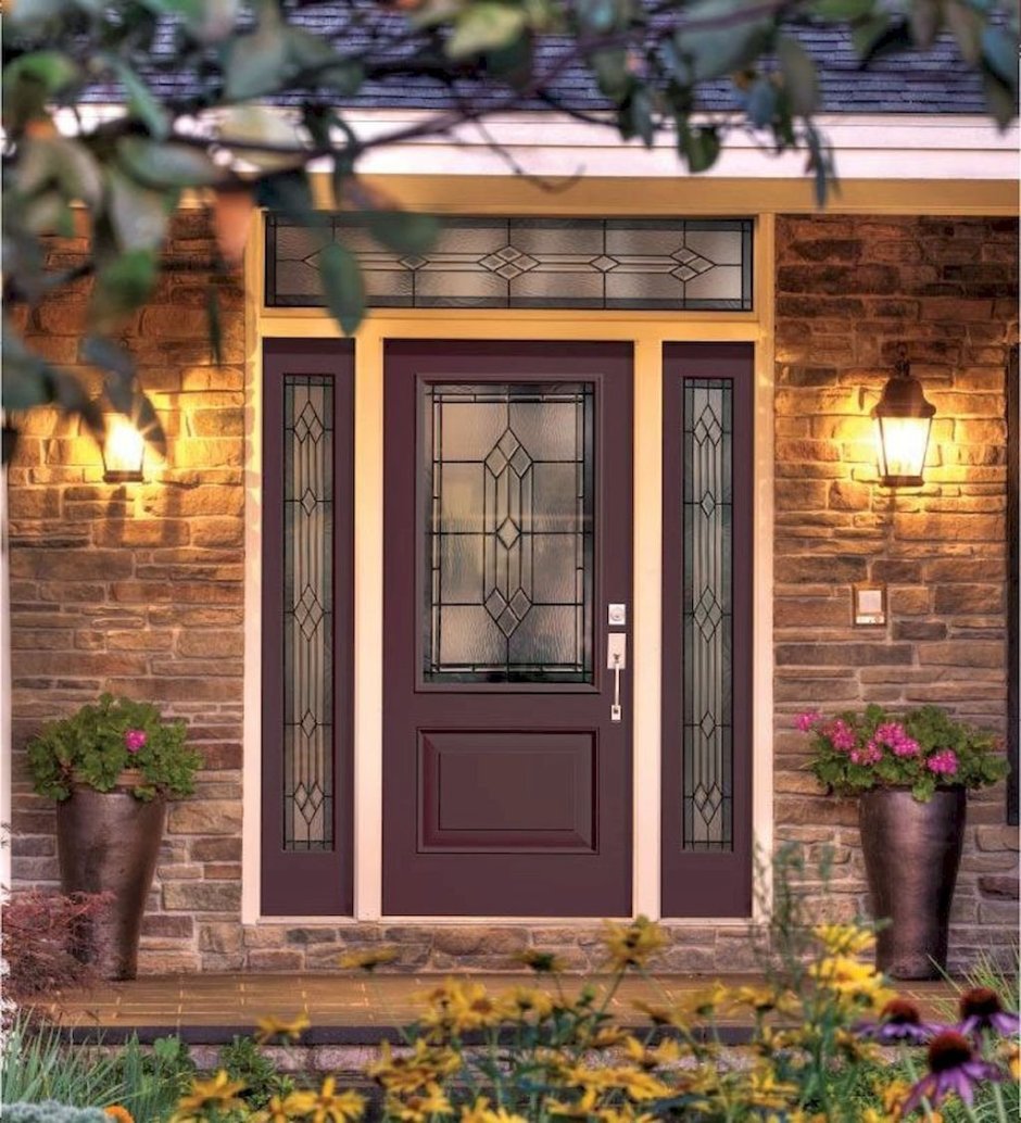 Крыльцо с входной дверью