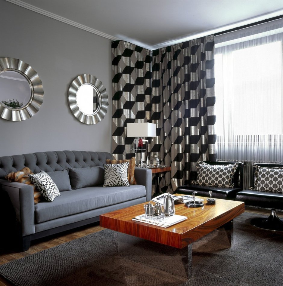 Серебряная стена в интерьере