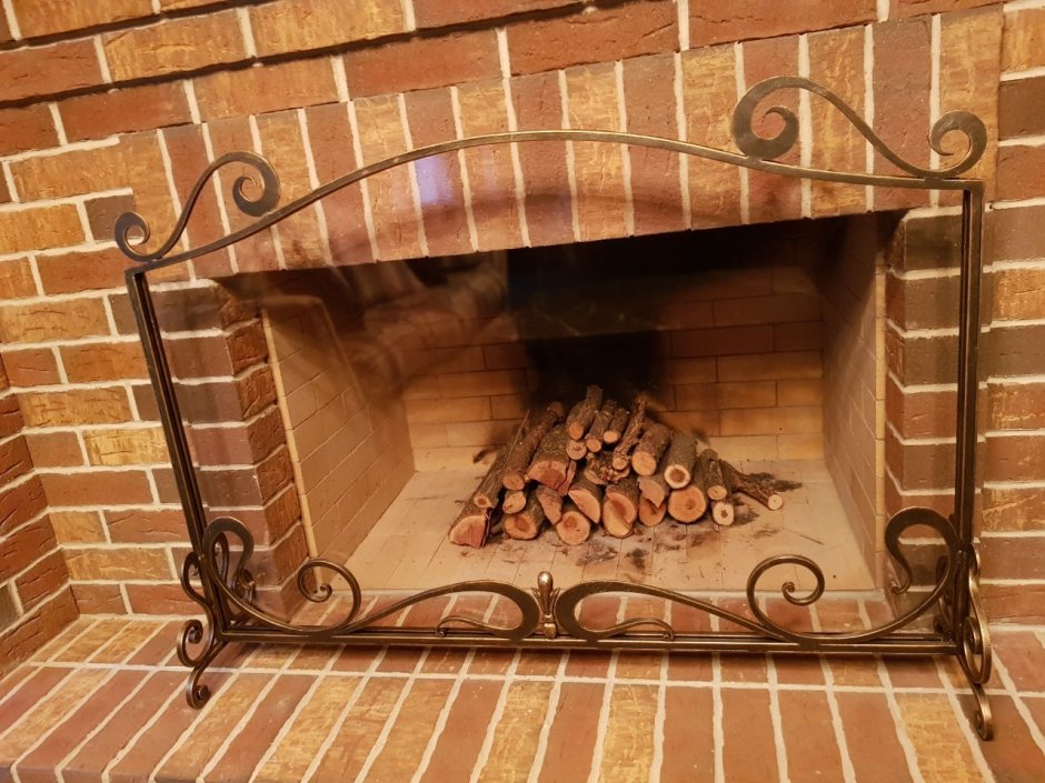 Кованые решетки для камина
