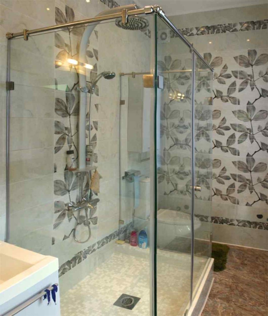 Стеклянные душевые перегородки для ванной