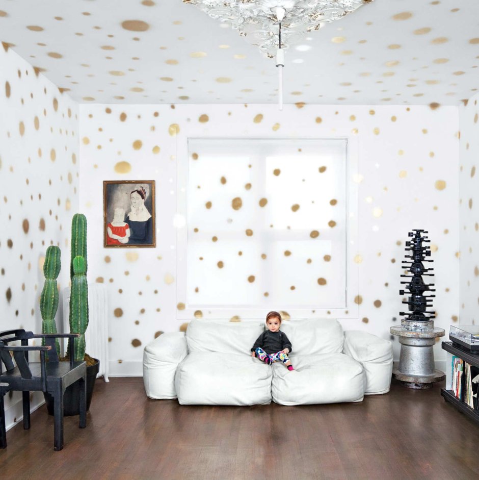 Пудра с горохом интерьер стены