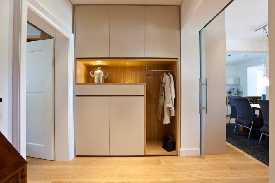 Шкаф в коридор