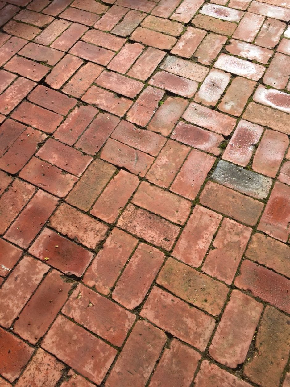 Тротуарная плитка из старого кирпича