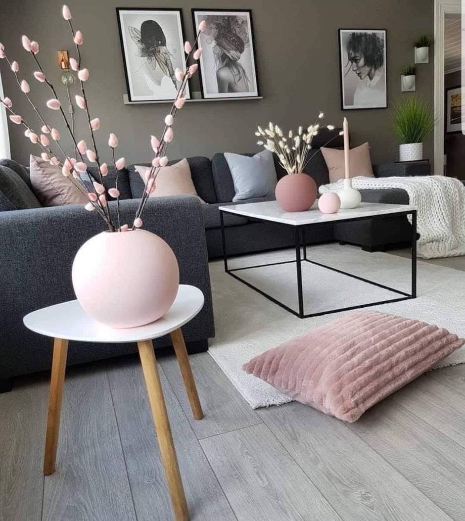 Интерьер в серо розовых тонах