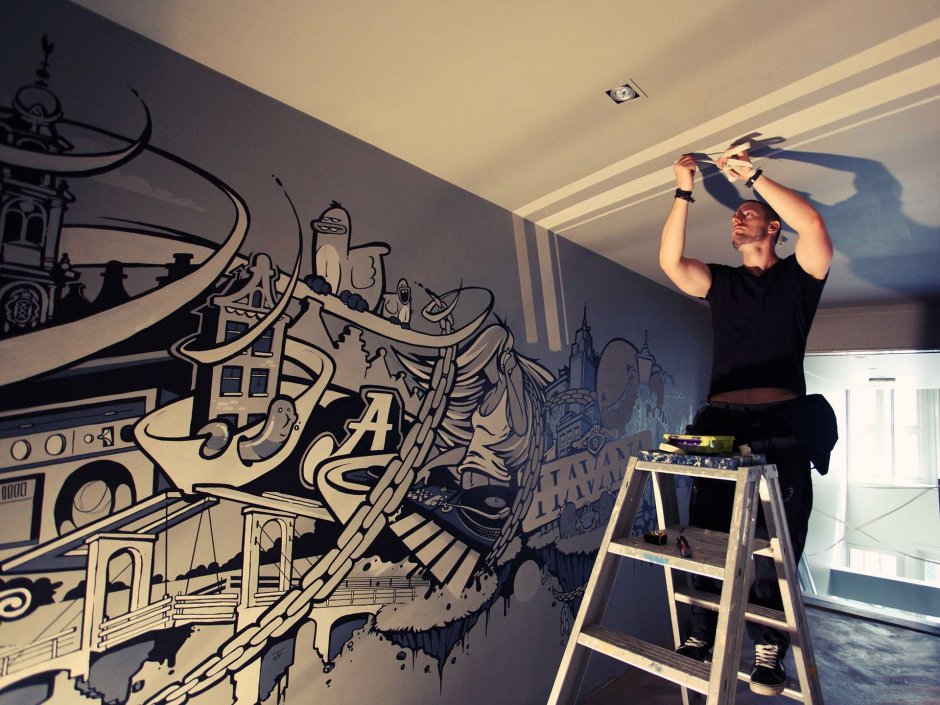 Роспись стен в гараже