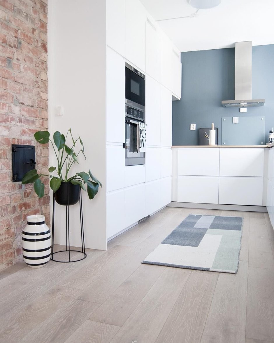 Ламинат в интерьере кухни