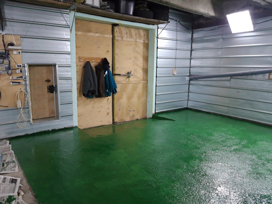 Резиновая краска для бетона в гараже
