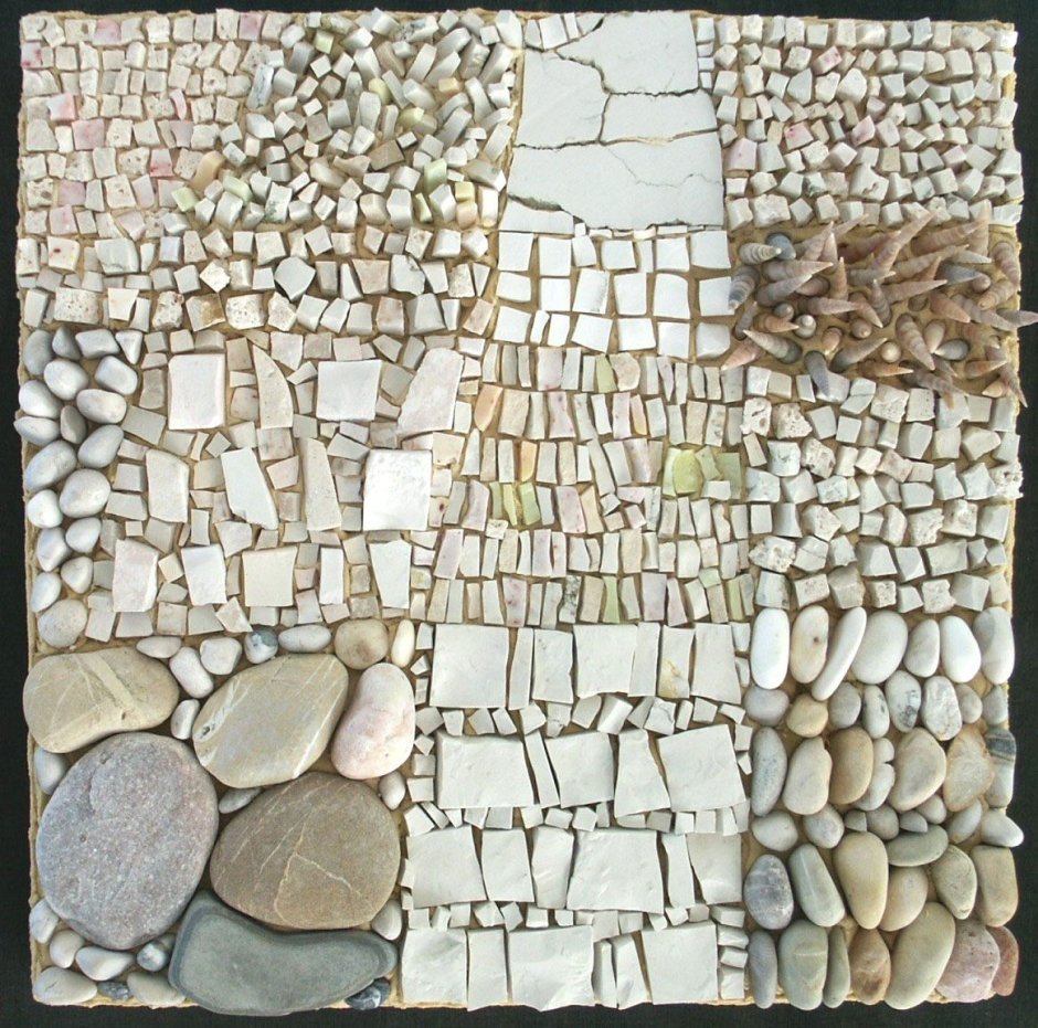 Мозаика из декоративных камушков