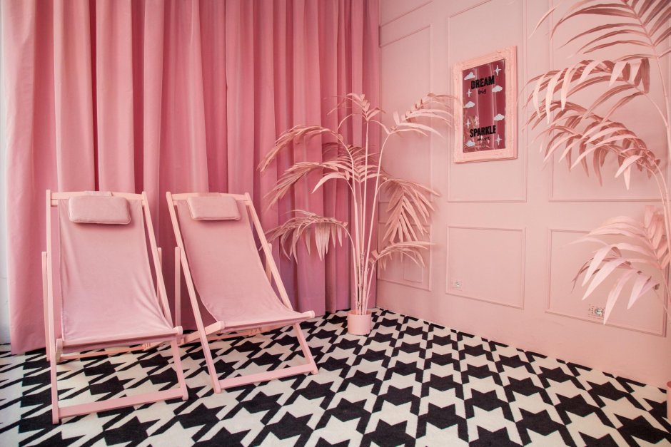 Розовая комната фон