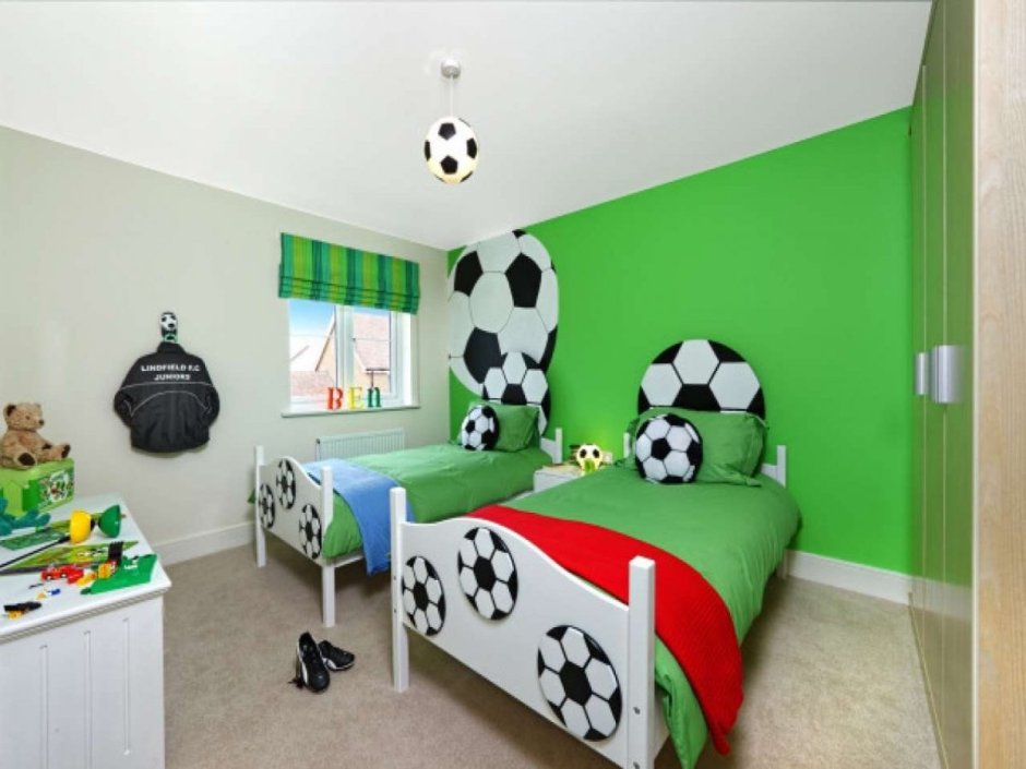 Спальня в футбольном стиле