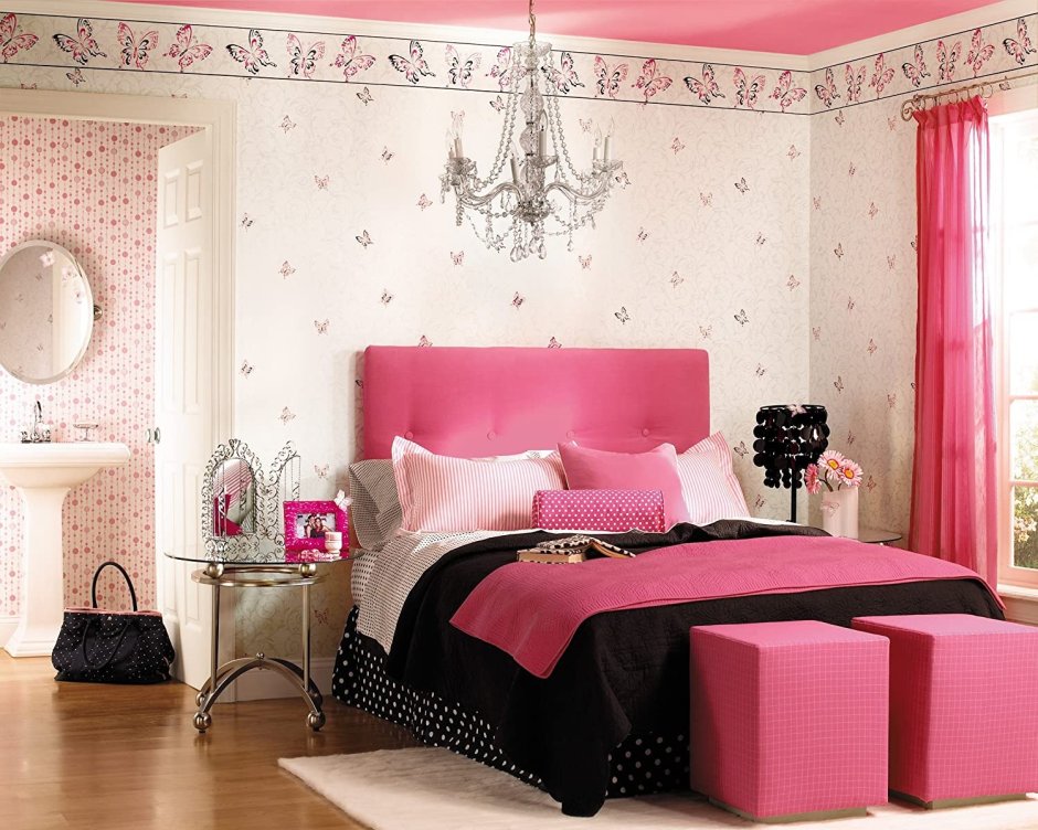 Розовые обои с цветами для спальни