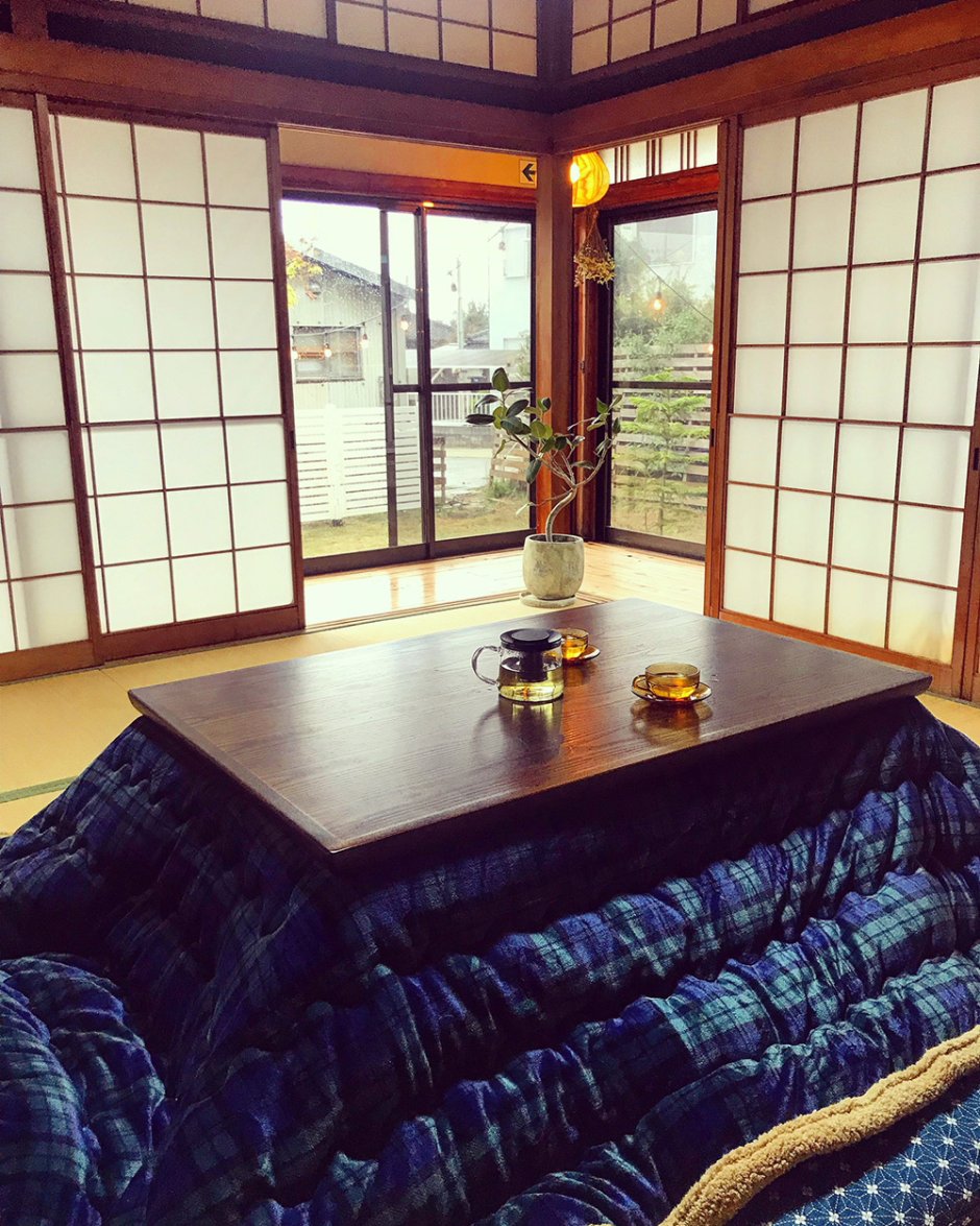Японский стол котацу