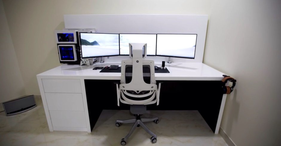 Компьютерный стол геймерский белый