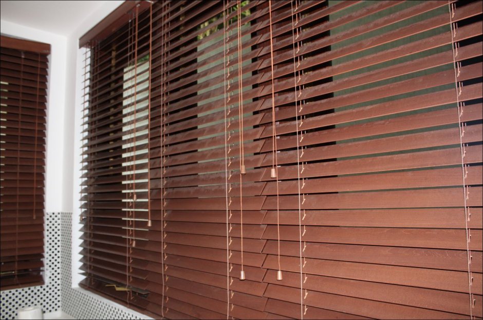 Жалюзи деревянные горизонтальные широкие