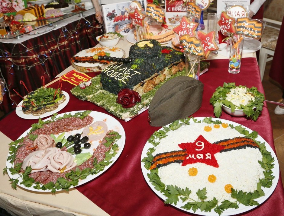 Украшение стола на 23 февраля