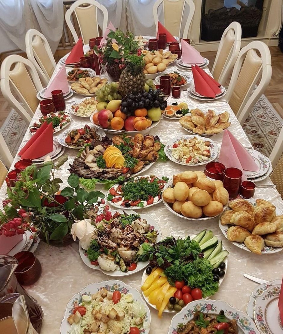 Накрытый стол