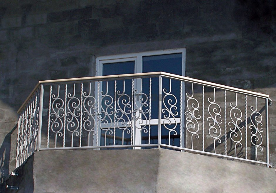 Перила на балкон из металла кованный