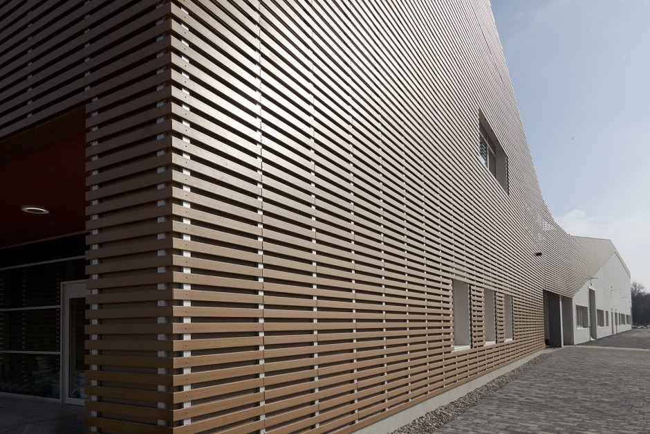 Жалюзийные фасады зданий