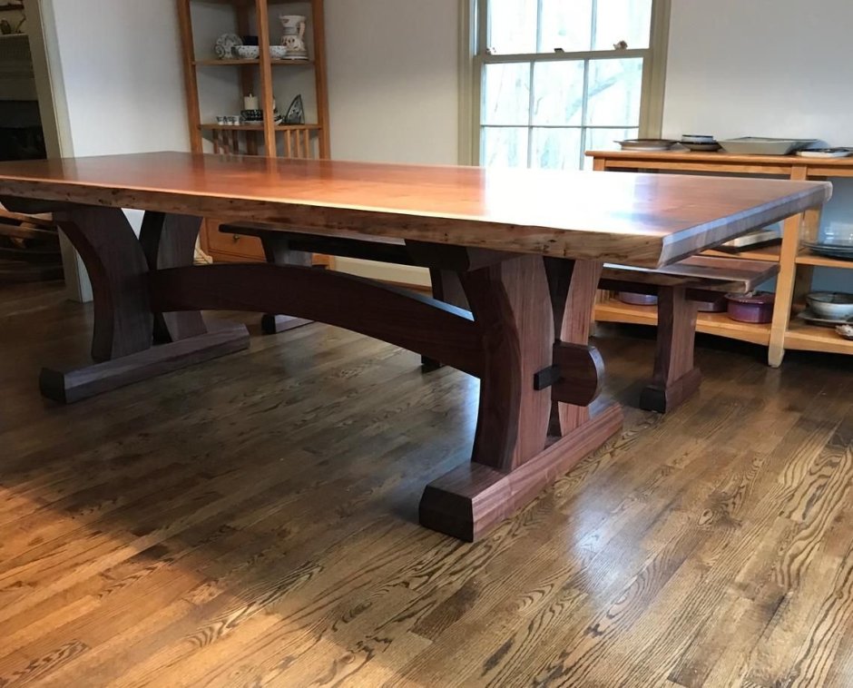 Эксклюзивные столы из дерева