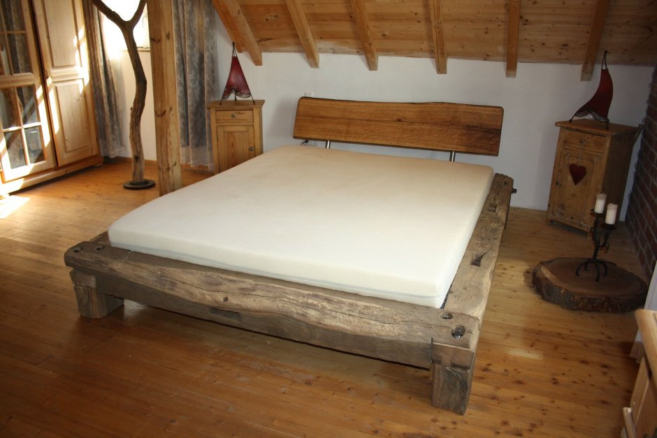 Кровать из балок