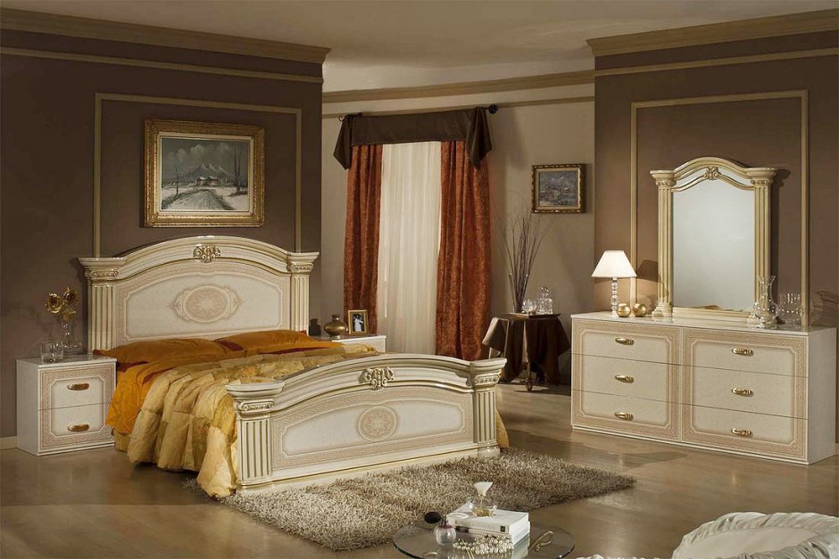 Классические спальные гарнитуры
