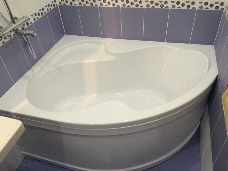 Угловые ванны 1.50