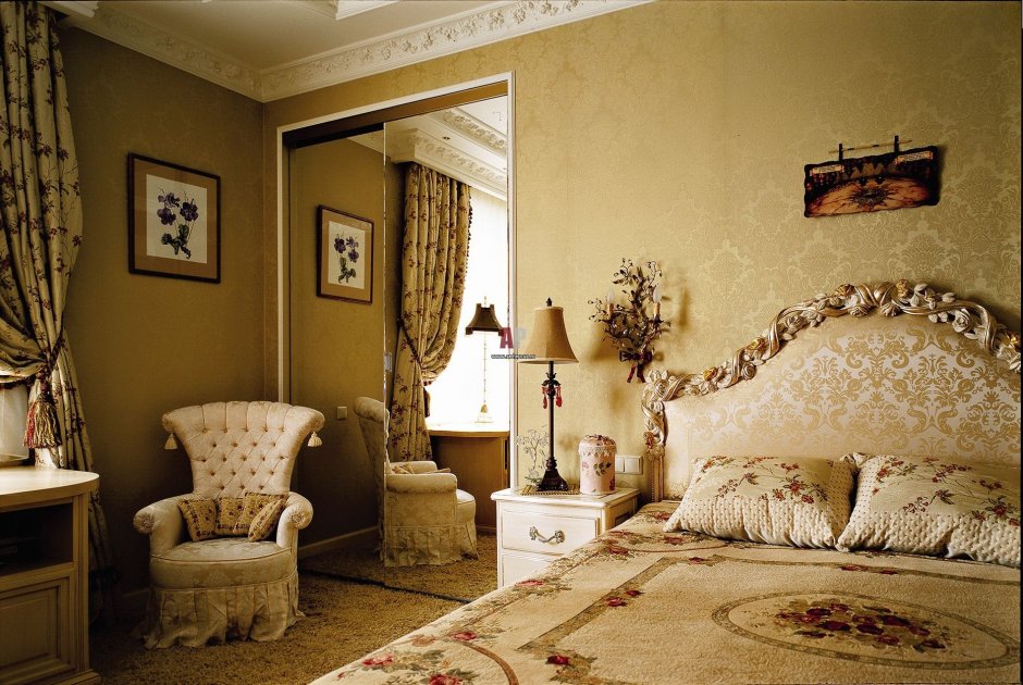 Уютная комната в классическом стиле