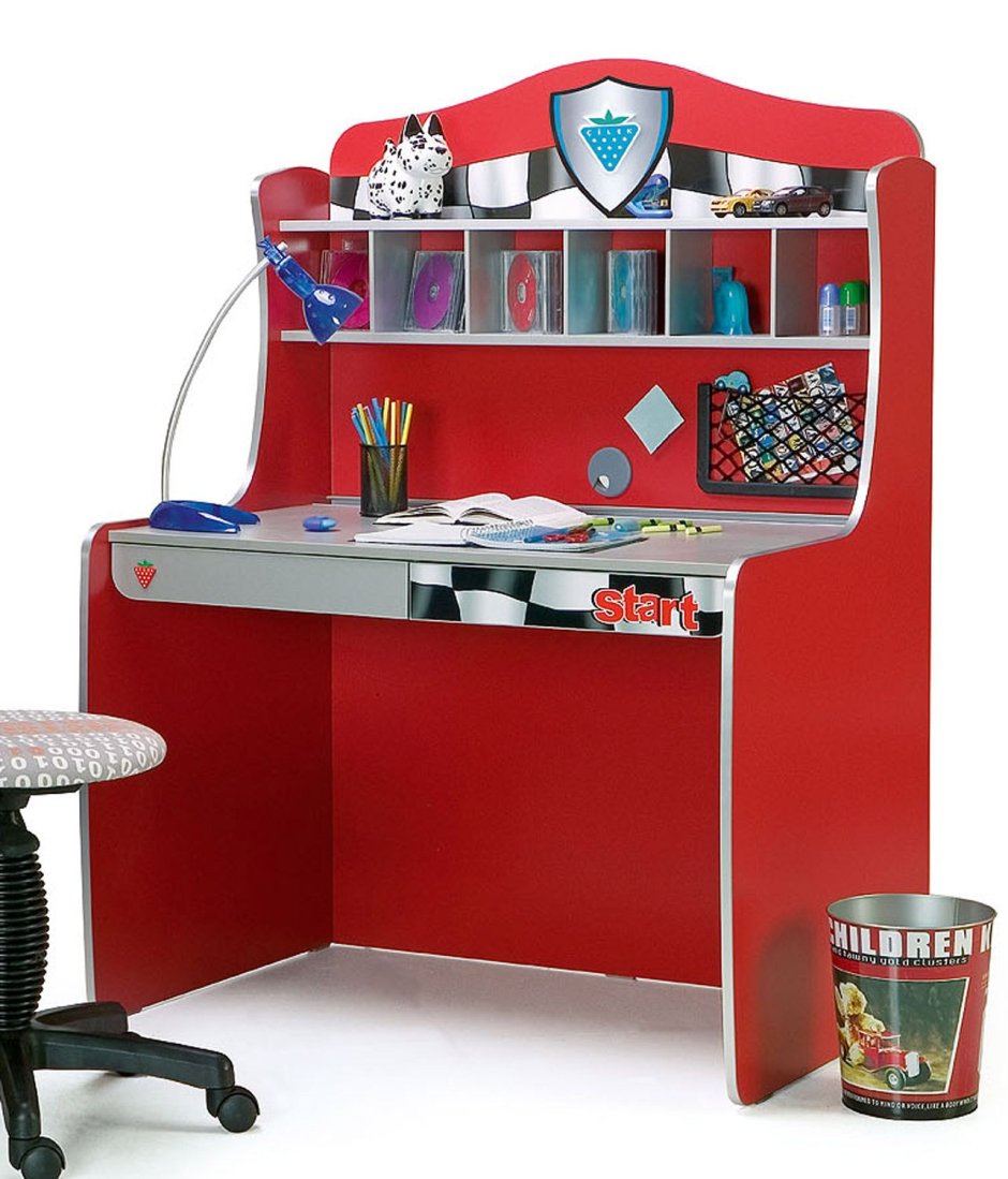 Письменный стол для уроков