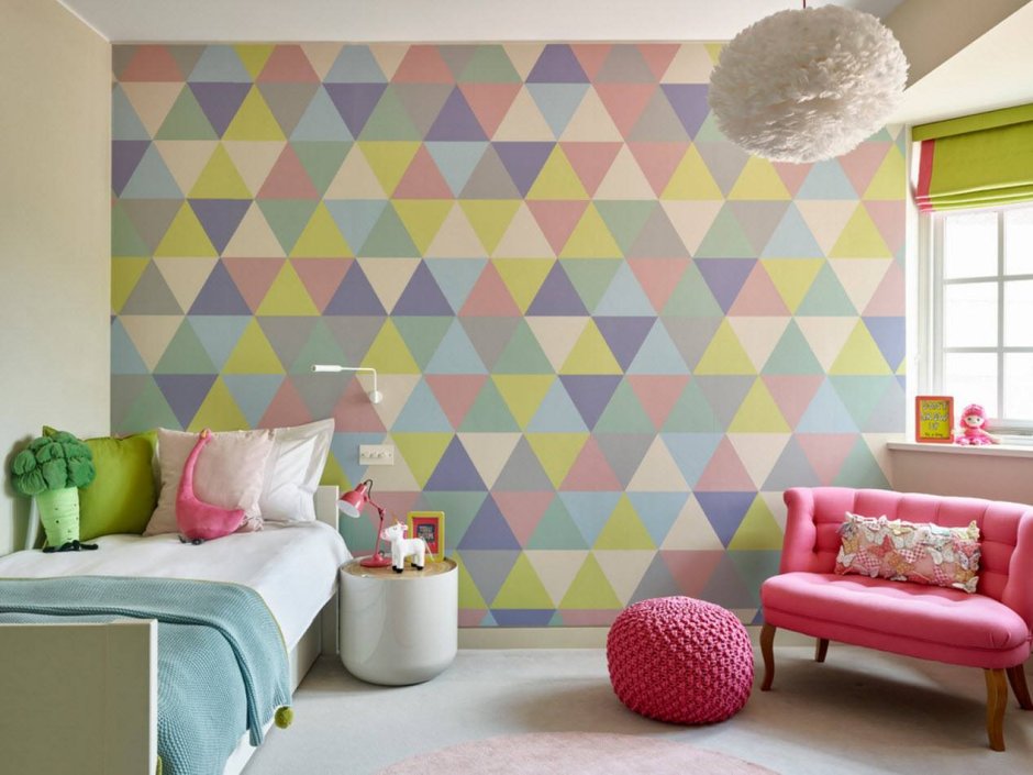 Разноцветные стены в детской