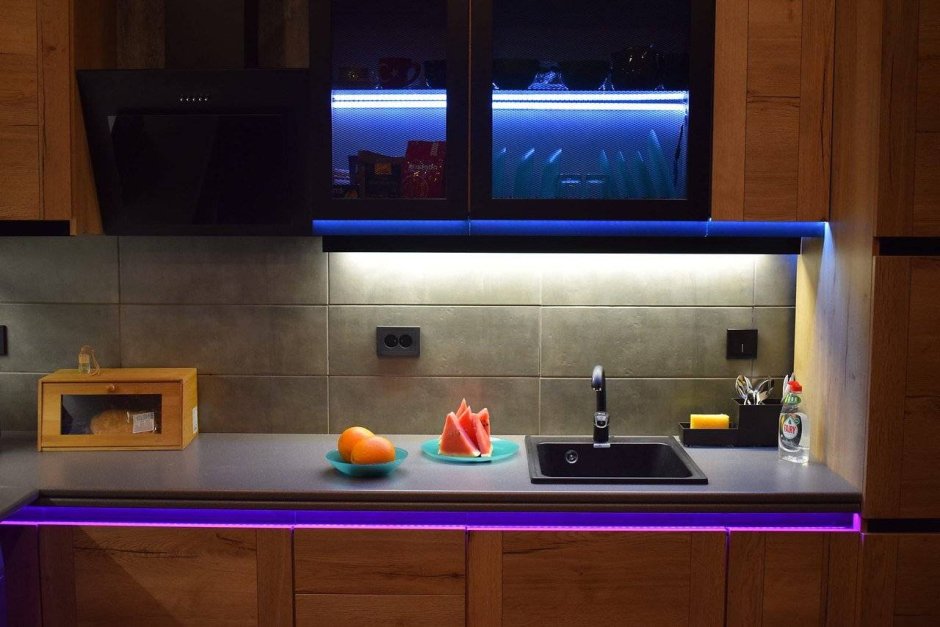 Кухня подсветка под навесными шкафами